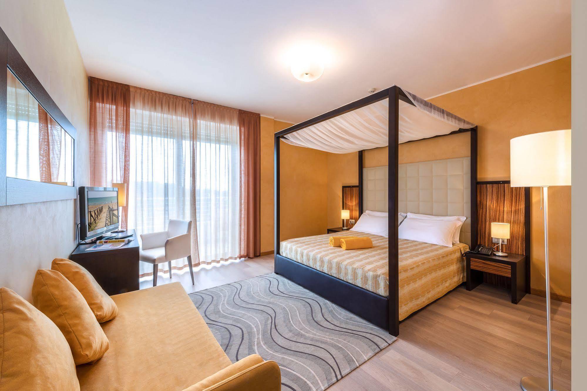 Hotel San Marco Bibione Buitenkant foto