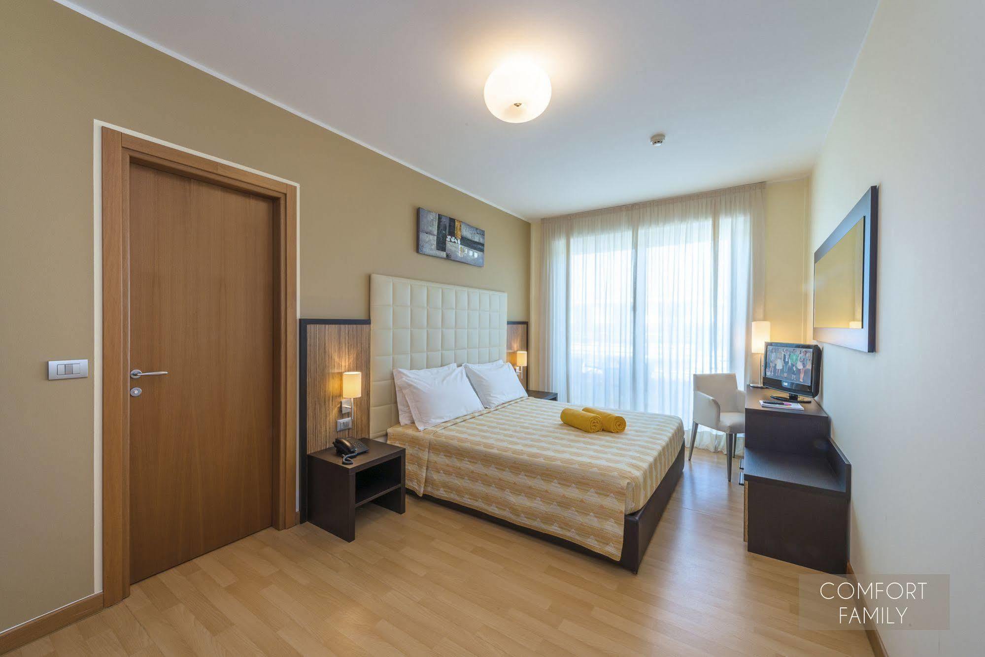 Hotel San Marco Bibione Buitenkant foto